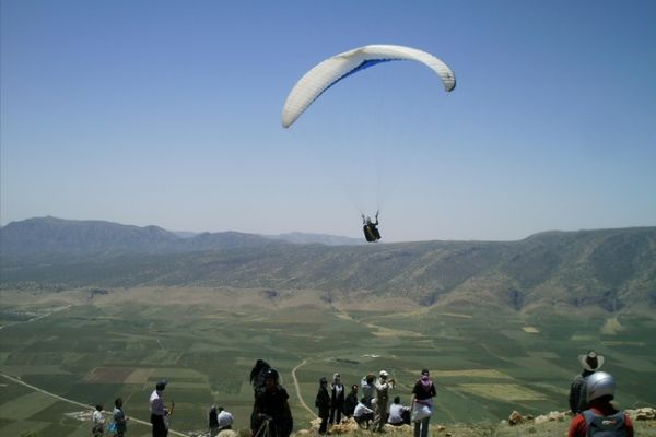 paraglider-17CCFA871E-BA95-4CAA-9DC7-ECA5EF276B5C.jpg